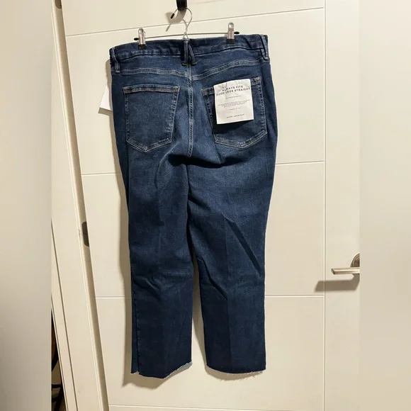 Good American ALWAYS FITS
GOOD LEGS STRAIGHT - Picture 3 of 5